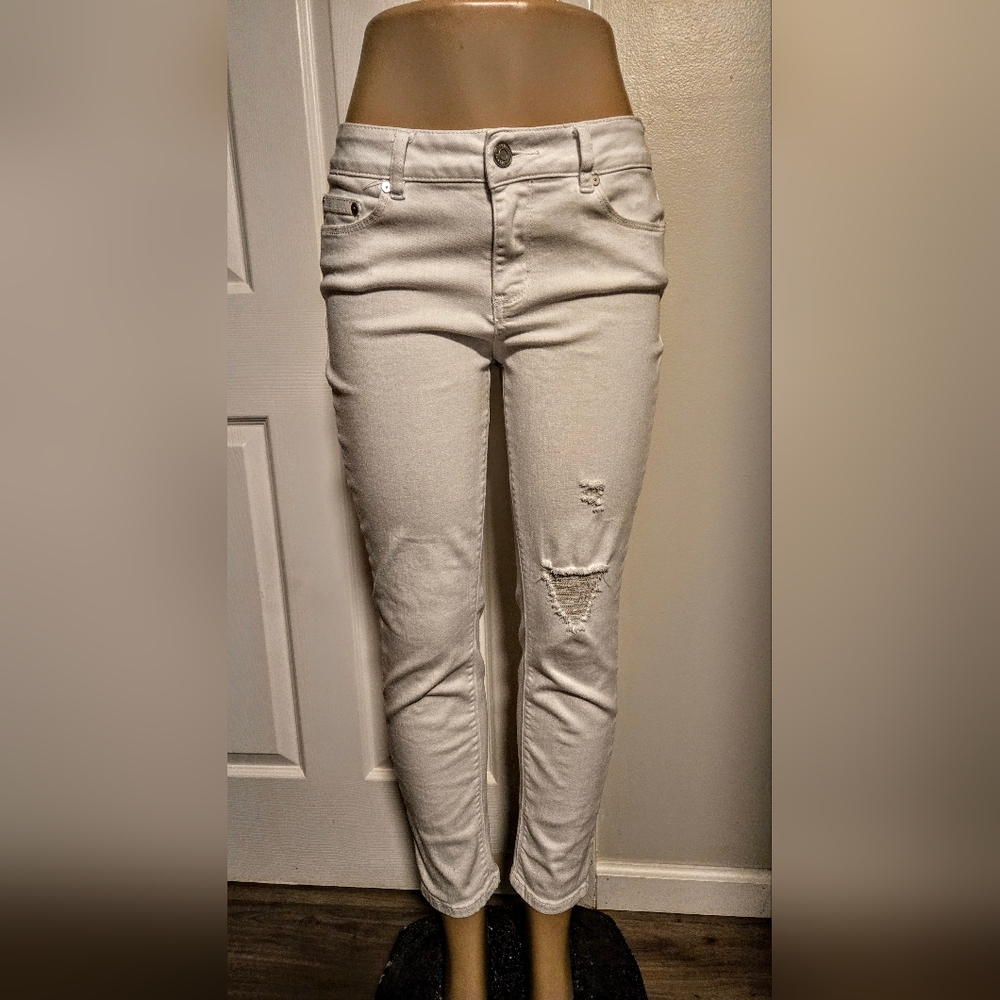 Indigo rein white mid-rise narrow leg cropped distressed jeans size 9
